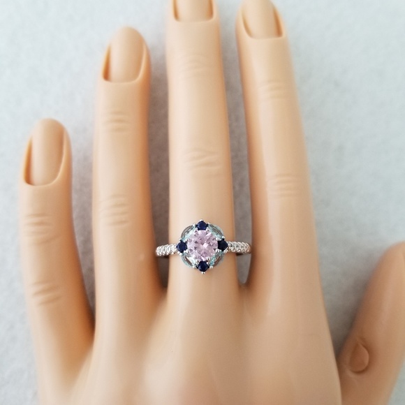 18k Mandala Ring - Picture 8 of 8